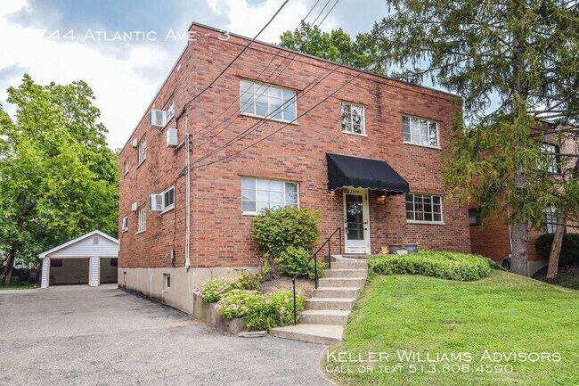 Building Photo - Fabulous renovation of Oakley apartment in...
