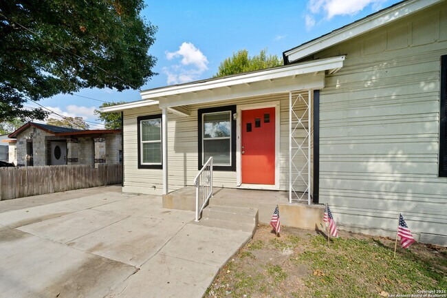 Building Photo - 307 San Angelo Blvd