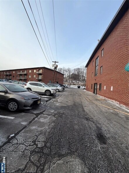 Foto del edificio - 550 Central Ave