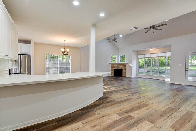 Building Photo - 2311 Stableridge Dr