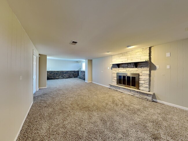 Building Photo - 16464 Laura Ln