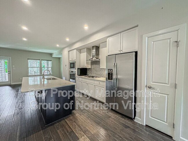 Building Photo - 9259 Wood Violet Ct