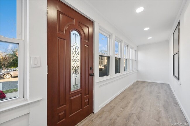 Foto del edificio - 120 N Forest Ave