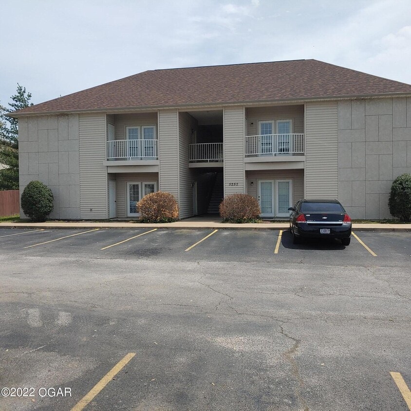 5256 Courtney Ln Unit A, Joplin, MO 64804 Condo for Rent in Joplin