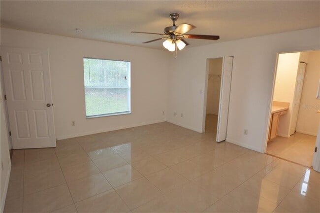 Building Photo - 18 Pittwick Ln