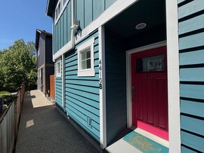 Building Photo - 4410 44th Ave SW