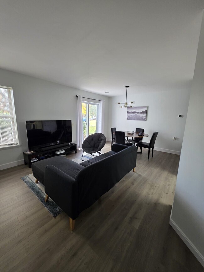 Foto del edificio - 5701 Lavender Plaza