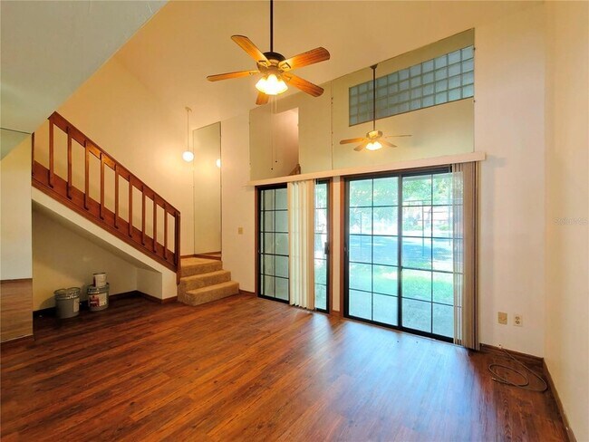 Foto del edificio - 830 SW 56th Terrace