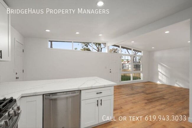 Foto del edificio - 4161 Clairemont Mesa Blvd