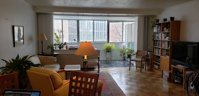 Building Photo - 6 Whittier Pl