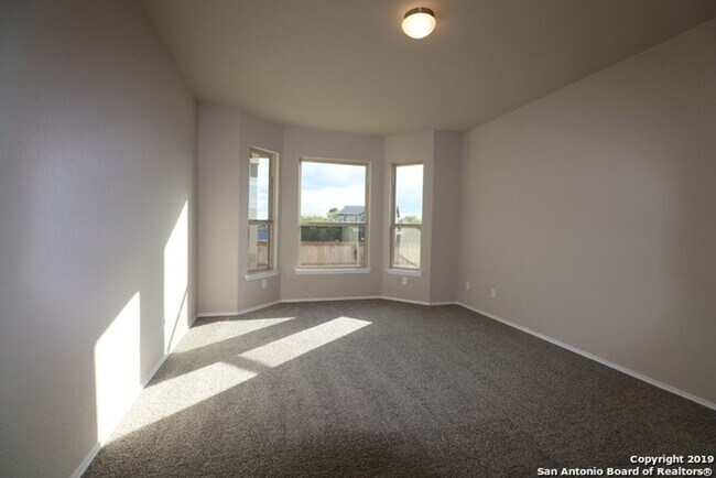 Foto del edificio - Bella Vista home in Meadow Park! Asbury pl...