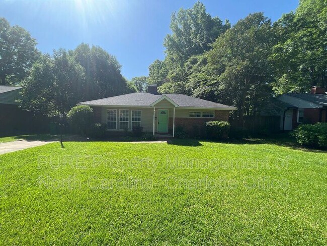 Building Photo - 4641 General Pershing Dr