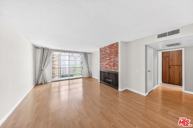 Building Photo - 421 La Fayette Park Pl