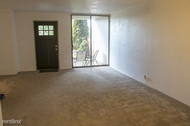 Foto del edificio - 2 br, 1 bath Condo - 4412 Forest Lane