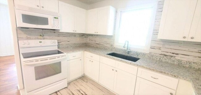 Foto del edificio - 2165 Rosebud Rd