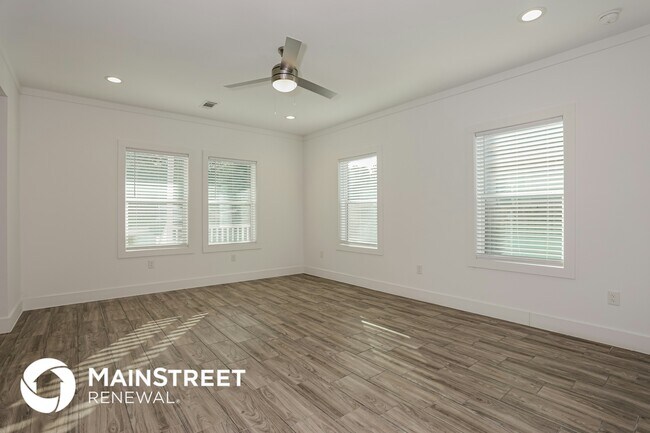 Foto del edificio - 4330 Fernwood Ave