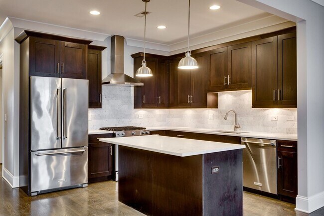 Foto del edificio - 3849 N Southport Ave