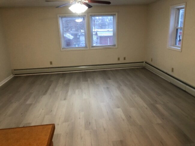 Building Photo - 49 Tappan St