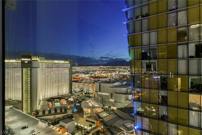 Building Photo - 3722 S Las Vegas Blvd