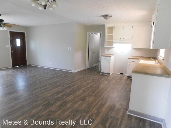 Foto del edificio - 3 br, 1 bath House - 122 Barnesville Road
