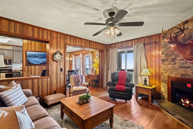 Foto del edificio - 301 Pinnacle Inn Rd