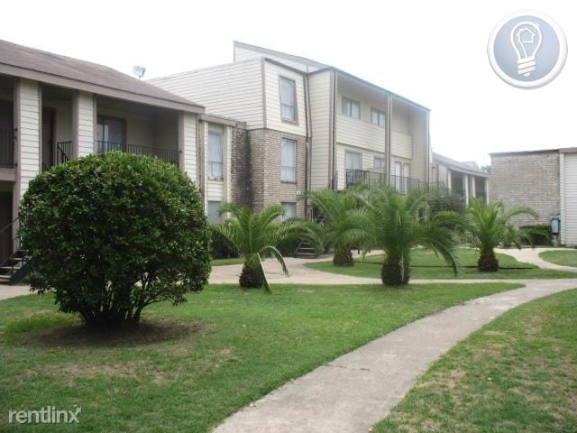 Building Photo - 10157 Westview Dr