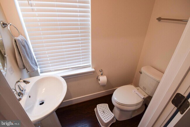 Foto del edificio - 1438 Honeylocust Dr