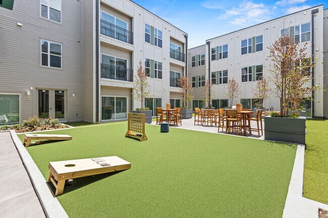 Foto del edificio - 596 W 9th St