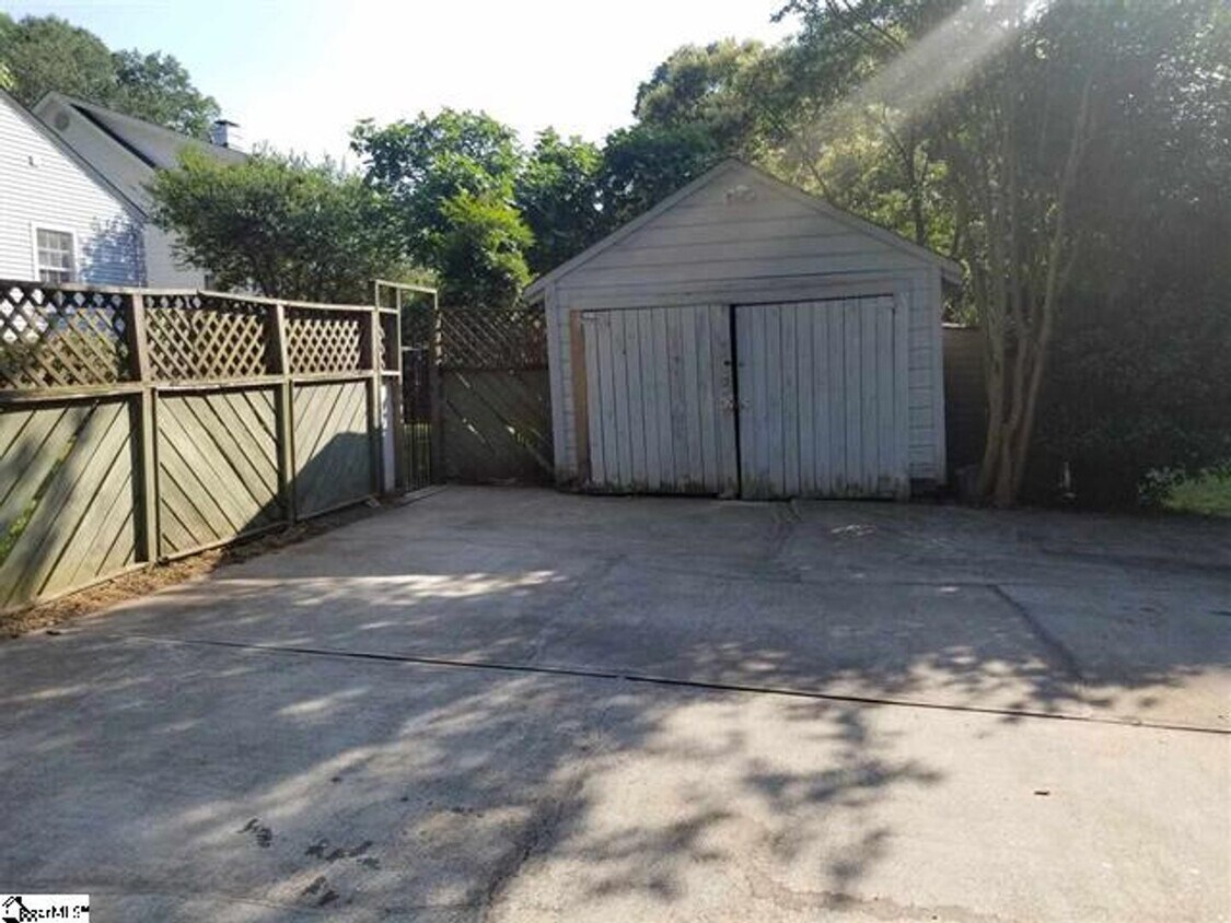 Foto del edificio - Cozy 4 Bed 2 Bath Home in Greenville