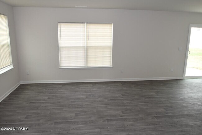 Building Photo - 1196 Fowler Dr