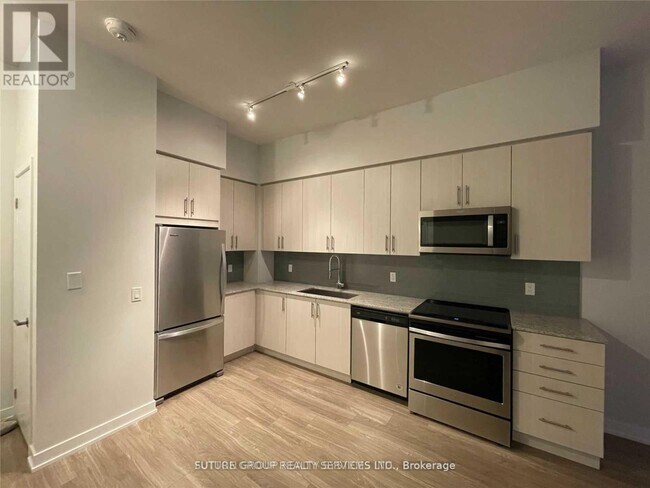 Building Photo - 4085 Parkside Village Dr