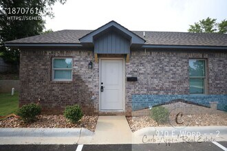 Building Photo - 910 E Word Ave