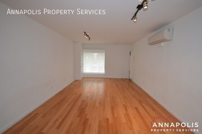 Building Photo - 232 west street