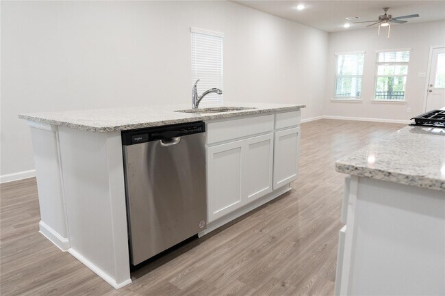 Foto del edificio - 64 Valiant Ridge Trail