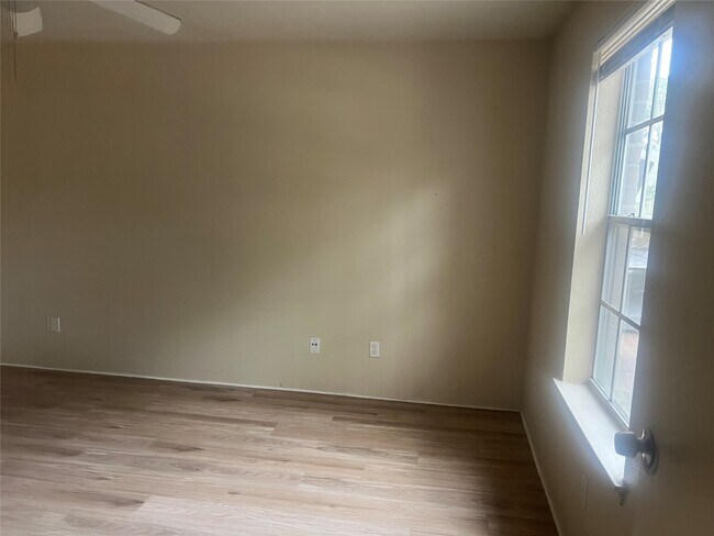Foto del edificio - 10737 Braes Bend Dr
