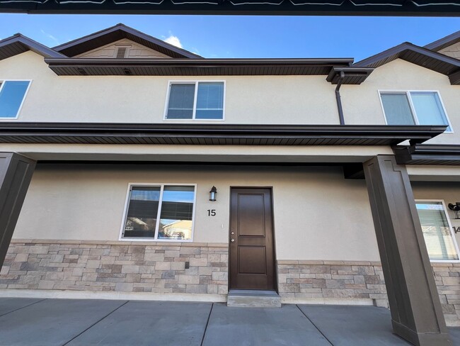 Foto del edificio - Brand NEW Cedar City Townhome!