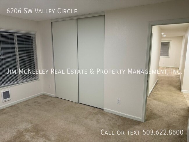 Building Photo - Beaverton, Upper Unit, Two Bedroom near Ch...