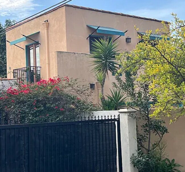 Foto del edificio - 7770 Selma Ave