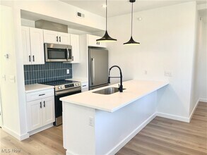 Building Photo - 2017 W 44th St