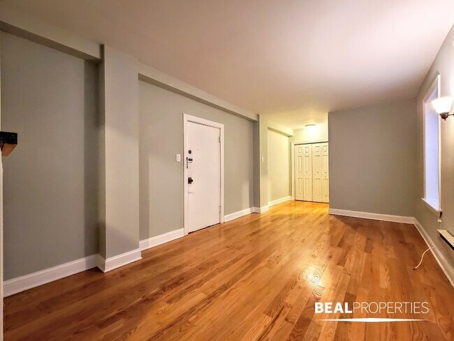 Foto del edificio - 1347 N Dearborn