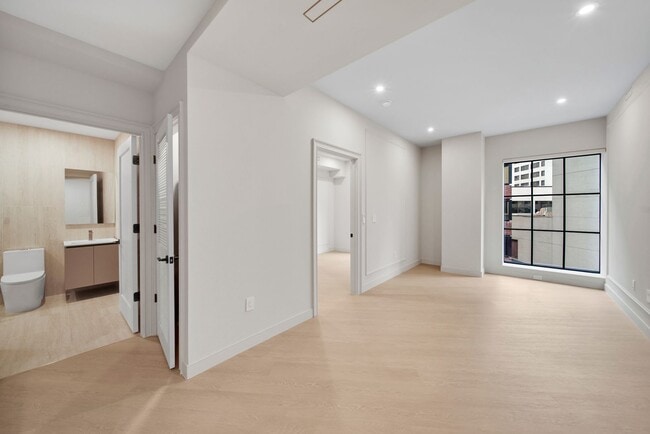 Interior Photo - The Duke