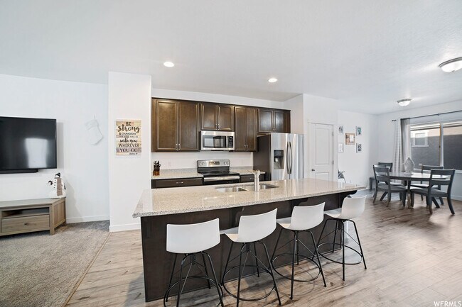Building Photo - 15287 S Tack Way