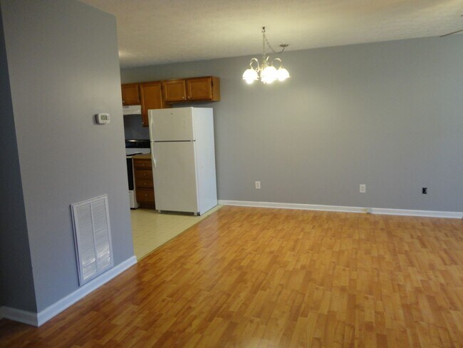 Building Photo - 2 Bedroom Duplex  in Seymour