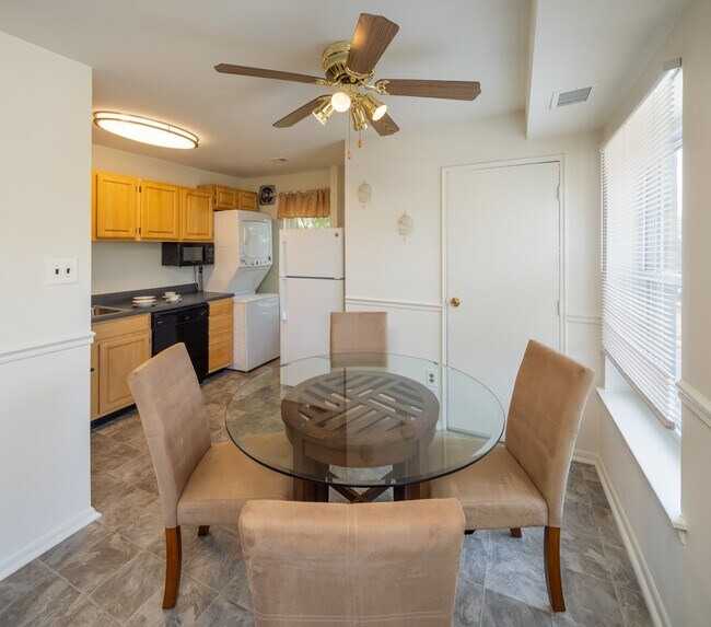 Foto del edificio - Top Of The Hill Apartments