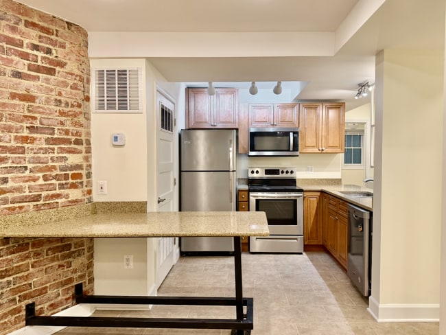 Building Photo - 1833 Lamont St NW