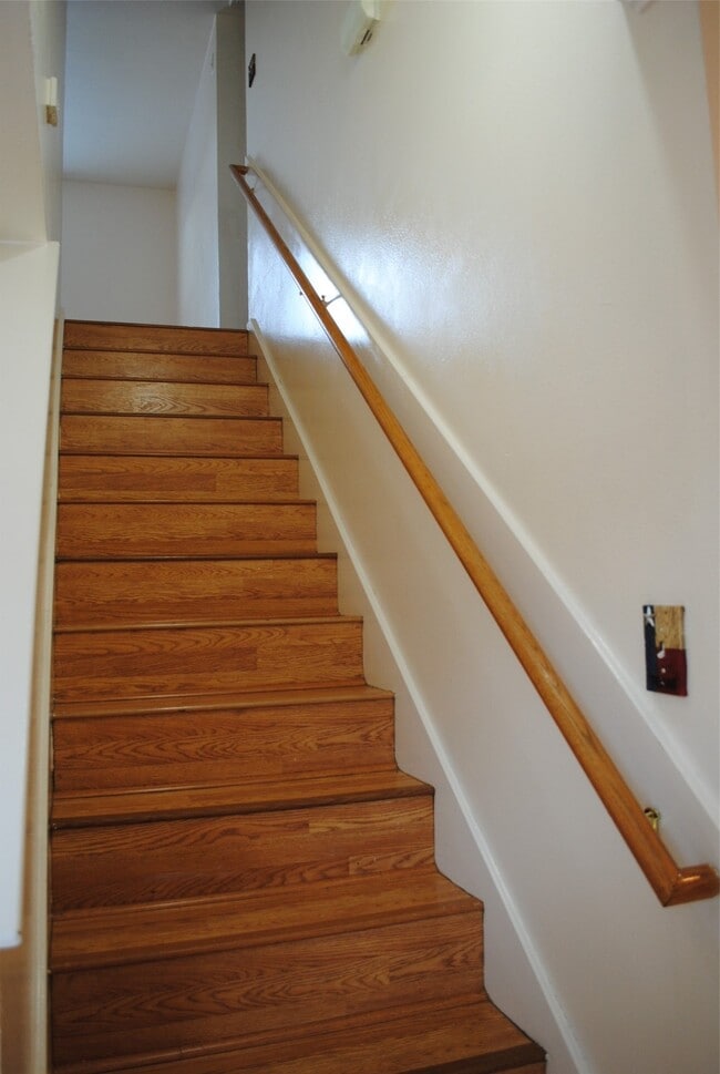 Building Photo - 3910 Starbridge Pointe Ln