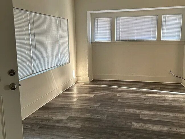 Foto del edificio - 810 S Archie Ave