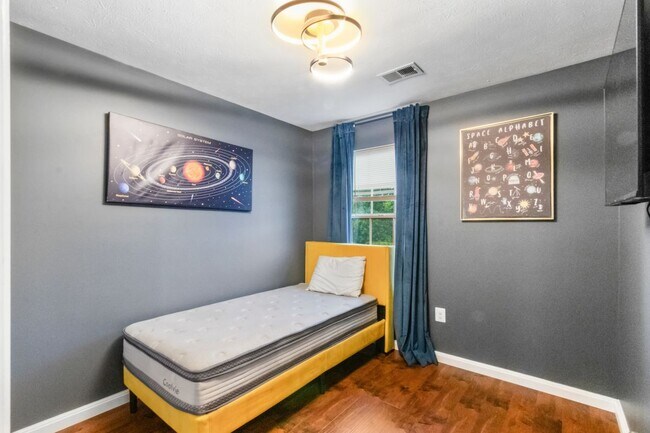 Foto del edificio - 12604 Willow Vw Pl