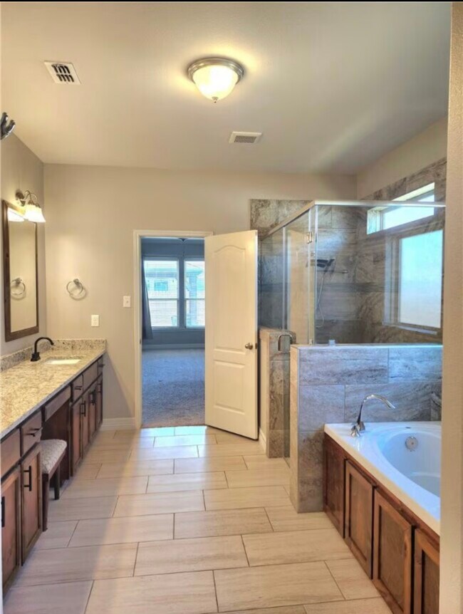 Building Photo - 3141 Piranha Dr