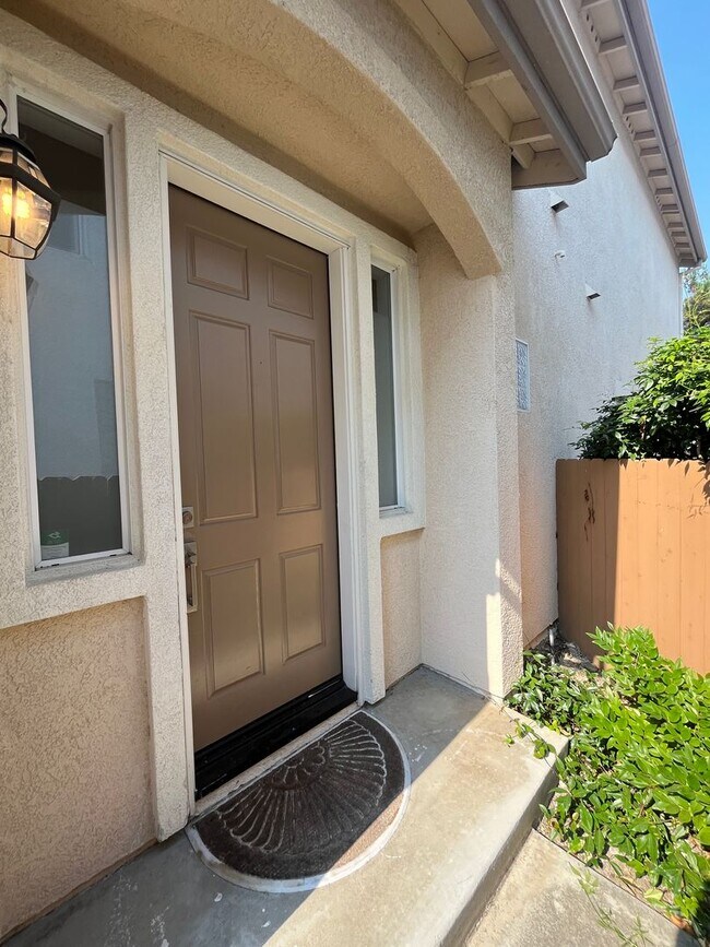 Foto del edificio - Spacious 4-Bedroom Home in Mira Mesa – Tam...